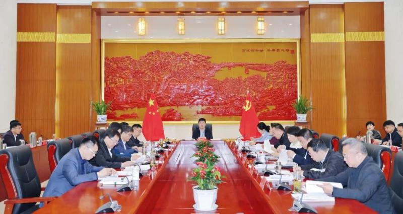 宝应县委常委会召开会议