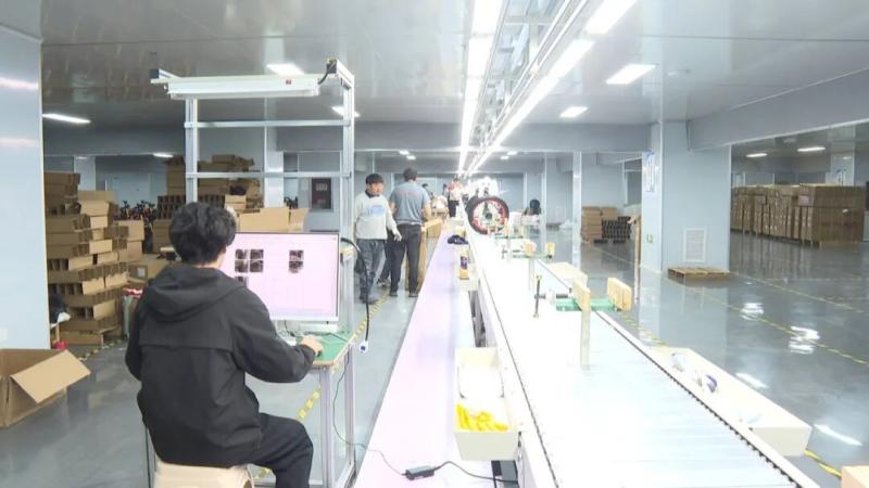 奋进“十五五” 建设更高质量千亿县 | 飞凌智能：大功率电摩以“智”取胜 电动出行产品畅销海外