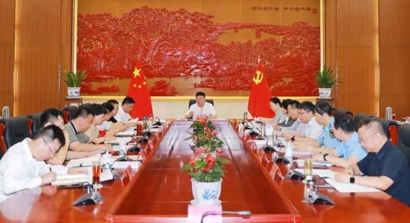 县委常委会召开会议