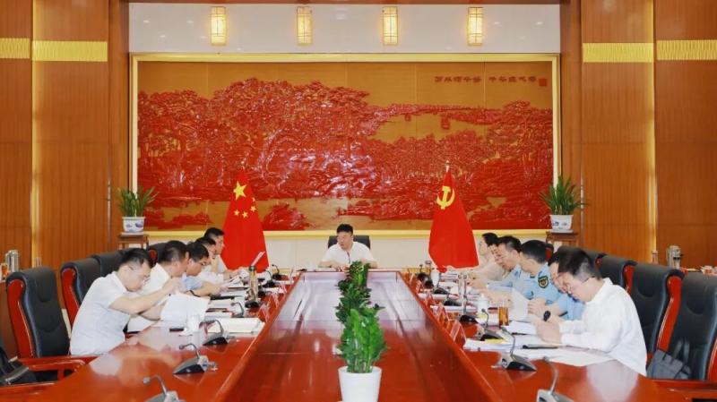 宝应县委常委会召开会议