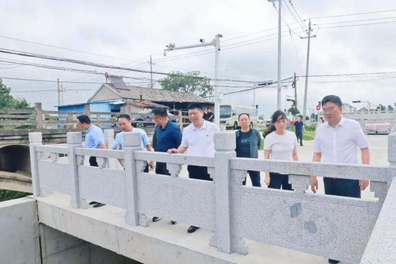 县委书记胡晓峰调研防汛防台风工作