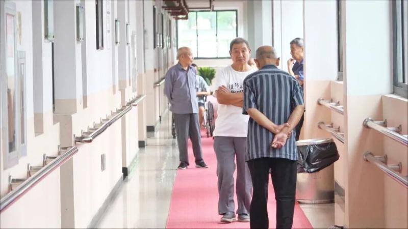 曹甸32位老人喜迁“新家” 乡镇敬老院资源再整合
