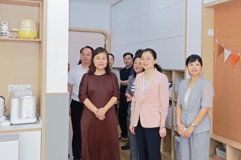 县领导调研全县教育工作