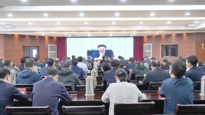 我县组织收听收看市委理论学习中心组学习报告会